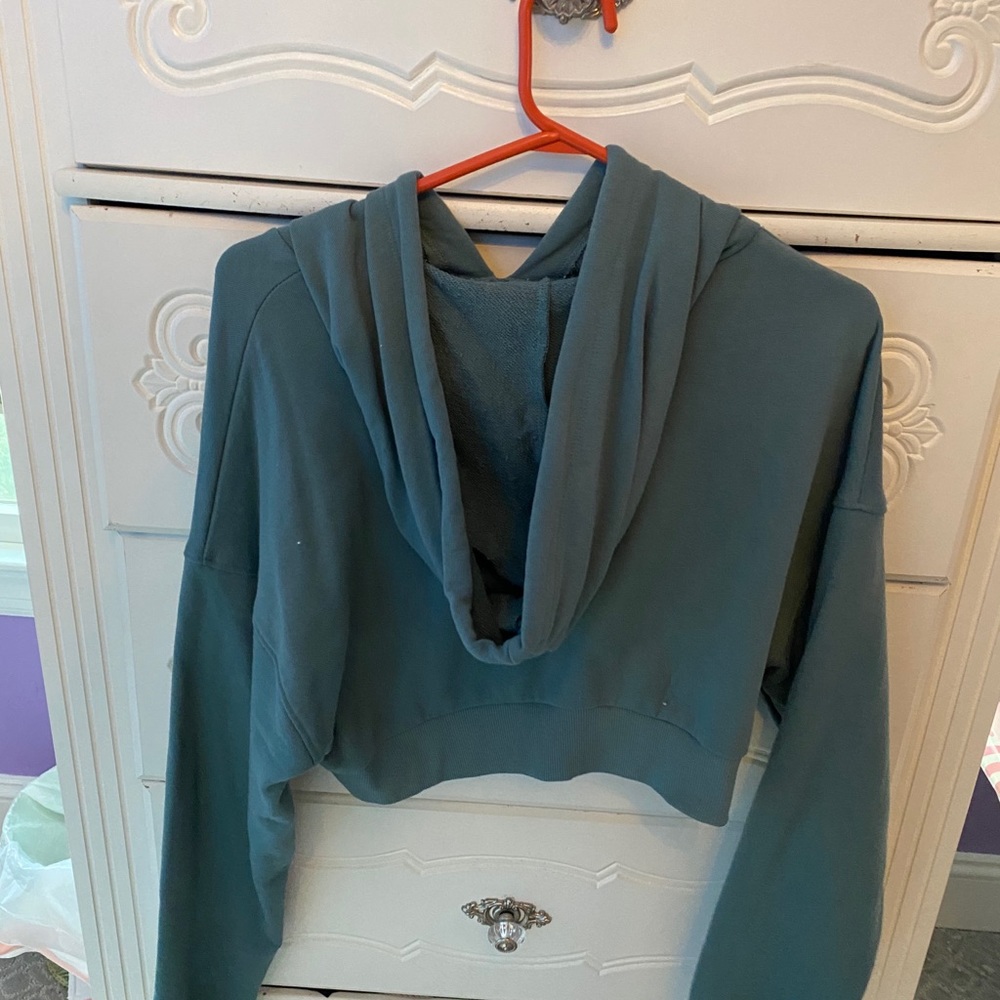 Forever 21 Blue cropped hoodie